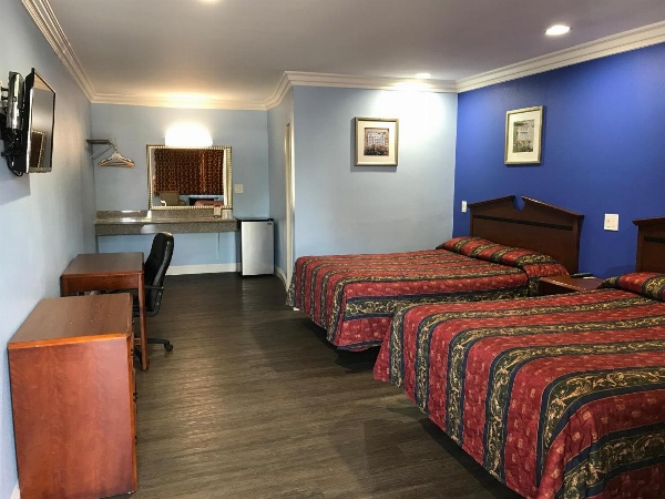 Fullerton Lodge Main image